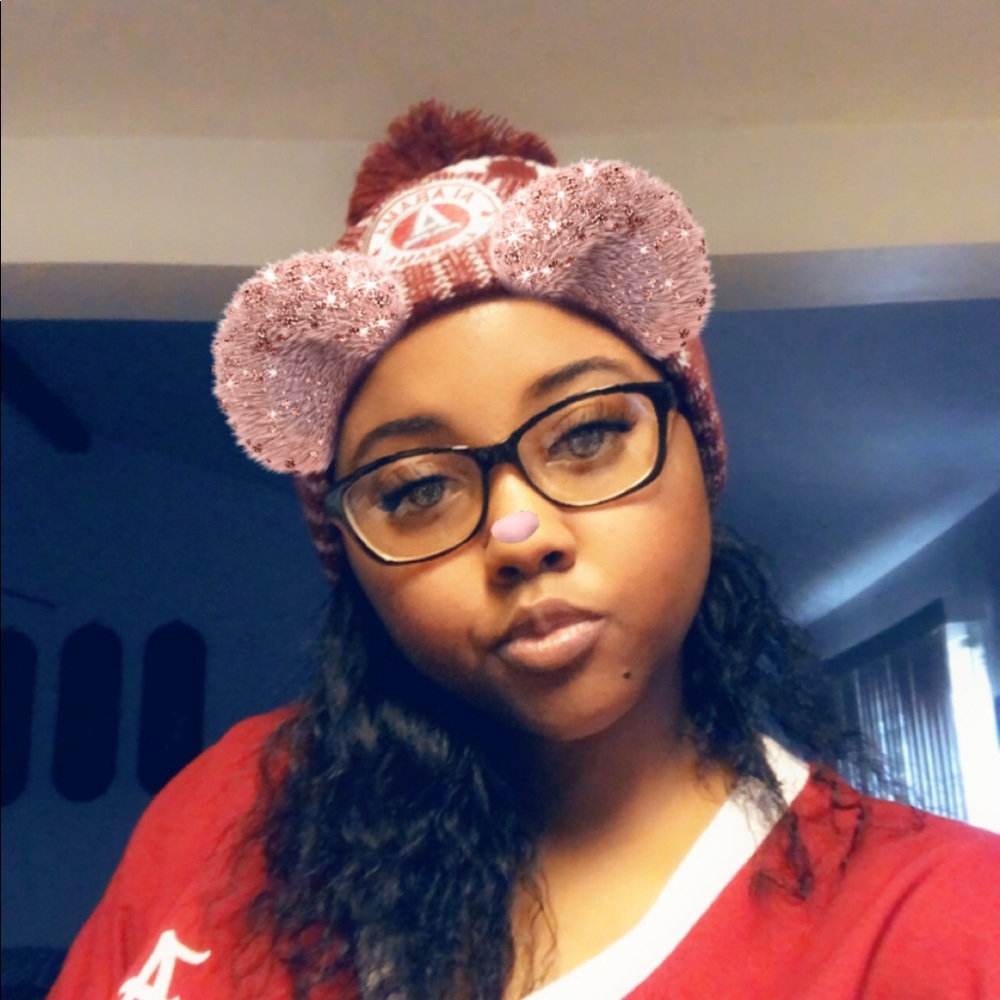 Meet your Posher, Janae'